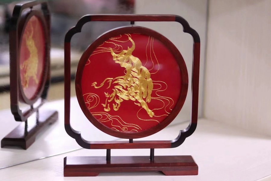 绣出美好新生活——国家级非遗项目满绣传承人孙艳玲的帮扶解困故事(图2) 绣出美好新生活——国家级非遗项目满绣传承人孙艳玲的帮扶解困故事(图2)