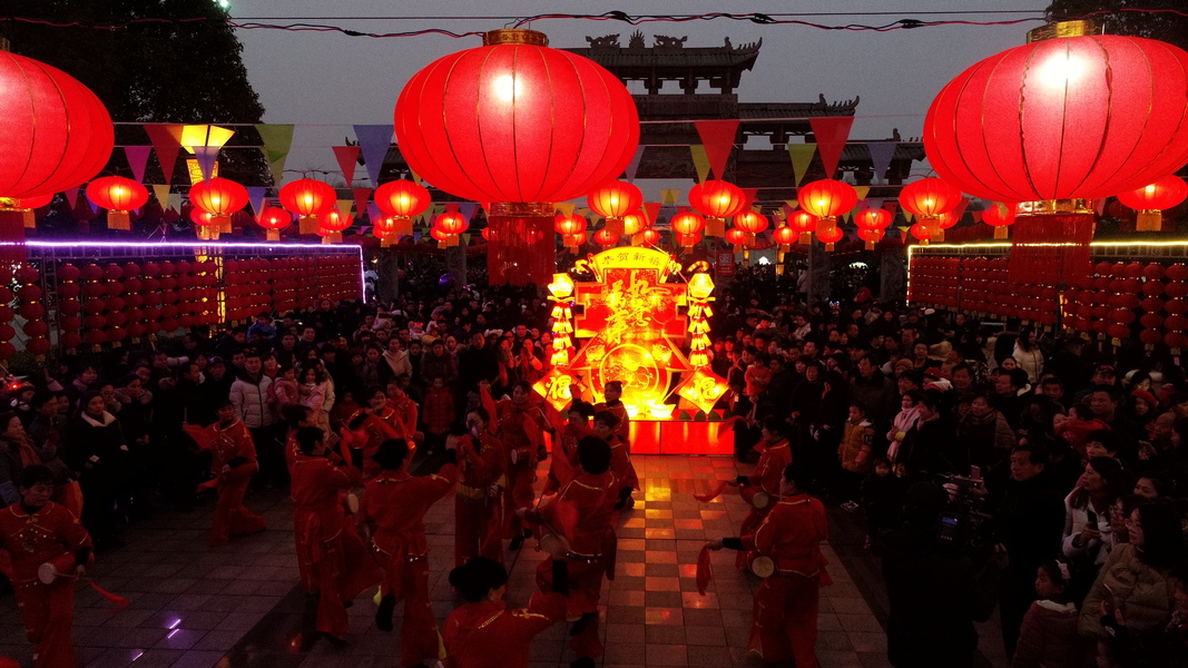 非遗名录 | 游人摩肩接踵 蔚为壮观——潜江灯会(图3) 非遗名录 | 游人摩肩接踵 蔚为壮观——潜江灯会(图3)